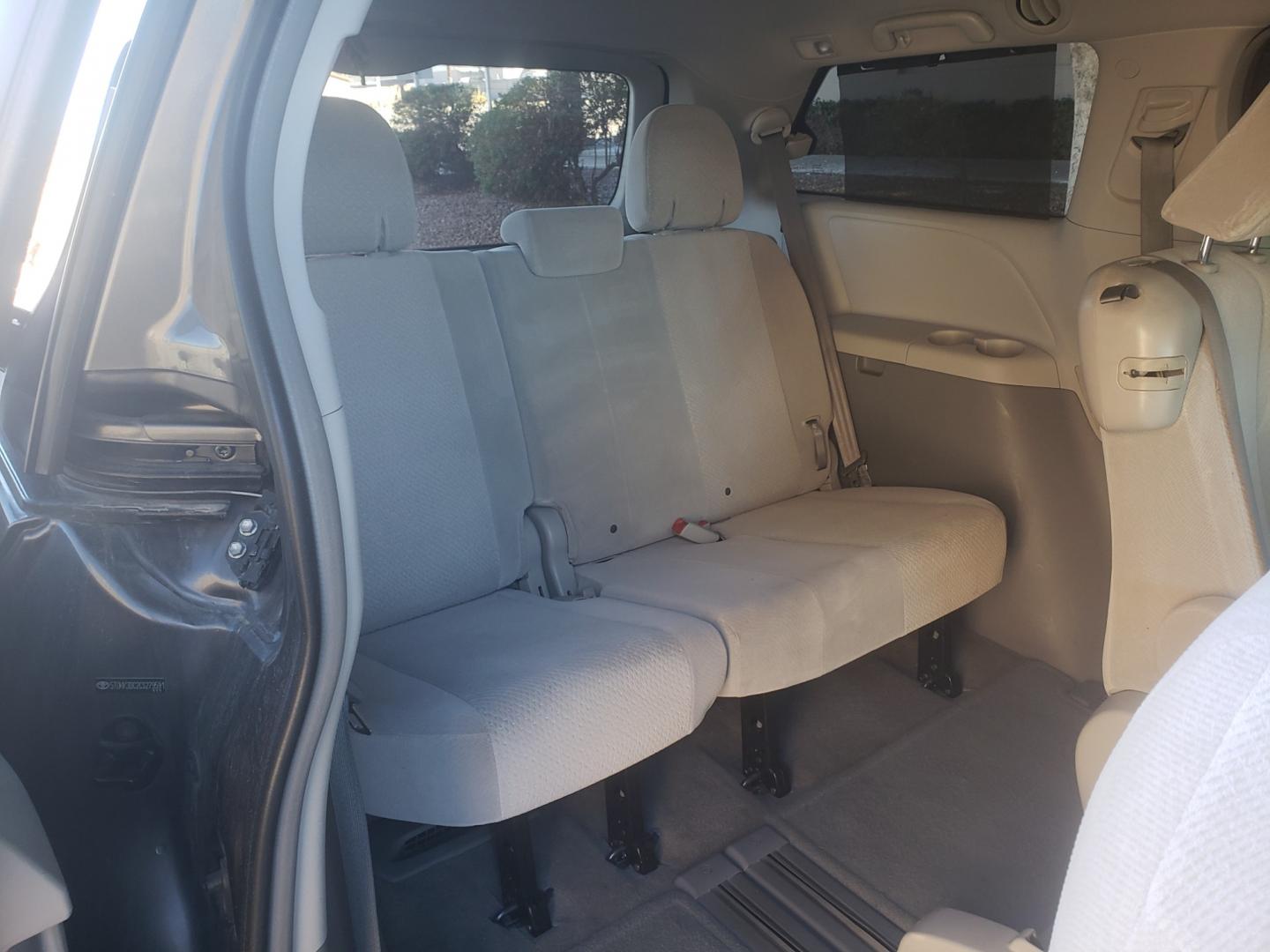 2012 /gray and lite gray Toyota Sienna le (5TDKK3DC2CS) with an 3.5L V6 DOHC 24V engine, 6-Speed Automatic Overdrive transmission, located at 323 E Dunlap Ave., Phoenix, AZ, 85020, (602) 331-9000, 33.567677, -112.069000 - Photo#17